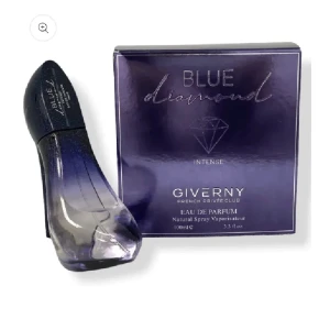 Parfym  - Säljer denna då den inte är min doft. Ångrade mitt köp så allt kvar. Helt ny, endast öppnad förpackning och doftade på den 