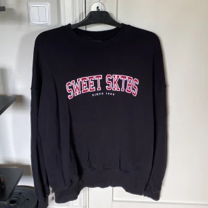 SweetSktbs tröja  - Cond 10/10 