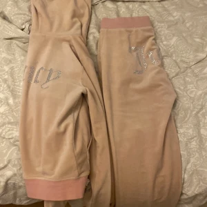 Juicy couture set - Säljer pga för liten 