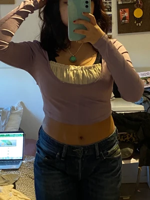 Långärmad tröja  - Super fint långärmad tröja som tyvärr använder inte längre):💜