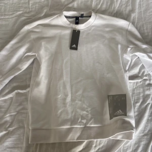 Adidas swetshirt  - Aldrig använd prislapp kvar