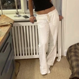 Roxy Linnebyxor - Intressekoll på dessa fina linnebyxor från Roxy. Aldrig använda och lappen kvar.💞