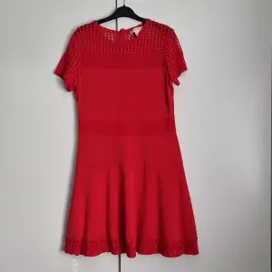 Ny klänning oanvänd från Michael Kors Stl L