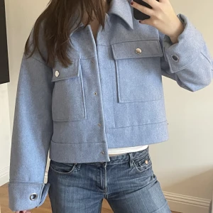 Blå jacka - Blå höst/vår jacka💙