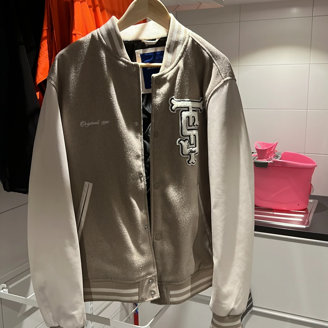 Beige jacka från Jack and Jones 