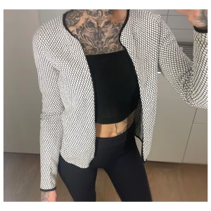 Only - Kofta, strl XS - Kofta i storlek XS.