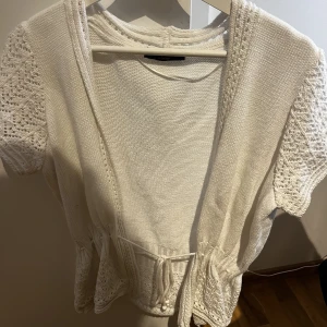 Kortärmad kofta - Jättesöt, aldrig använd 💖