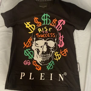 Philipp Plein t-shirt - Fet t-shirt, aldrig använd och storlek XL
