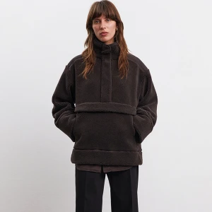 A days march Jacka  - Fleece jacka som köptes förra året hos a days march för 2100 kr men inte kom till användning. Perfekt inför vintern! Pris kan diskuteras 