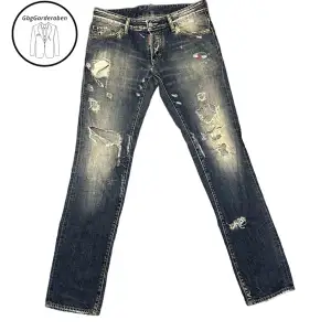 Tjo säljer nu mina asfeta dsquared jeans till dunder pris i storlek 46! Hör av dig vid minsta bekymmer🙌