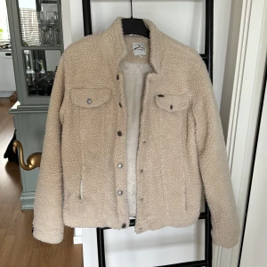 Vinterjacka BoohoMan - Storlek Medium  Boohooman  Ny skick.  Nypris 799kr Mitt pris 249kr 100%polyester 