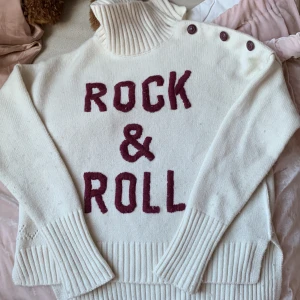 Tröja från Zadig - En så fin tröja från Zadig & Voltaire som tyvärr inte kommer till användning, i nyskick❤️❤️pris är alltid diskuterbart🌸🌸 den är inte såld, hon som budade ville inte köpa❤️