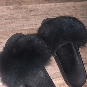 Tofflor - Nästan aldrig använt och lägre pris kan diskuteras 