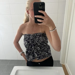 Fest topp - Såå snygg topp från hm! Den går även att använda som kjol! 