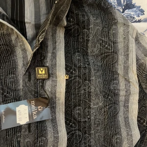 Melka Skjorta - Oanvänd Melka skjorta