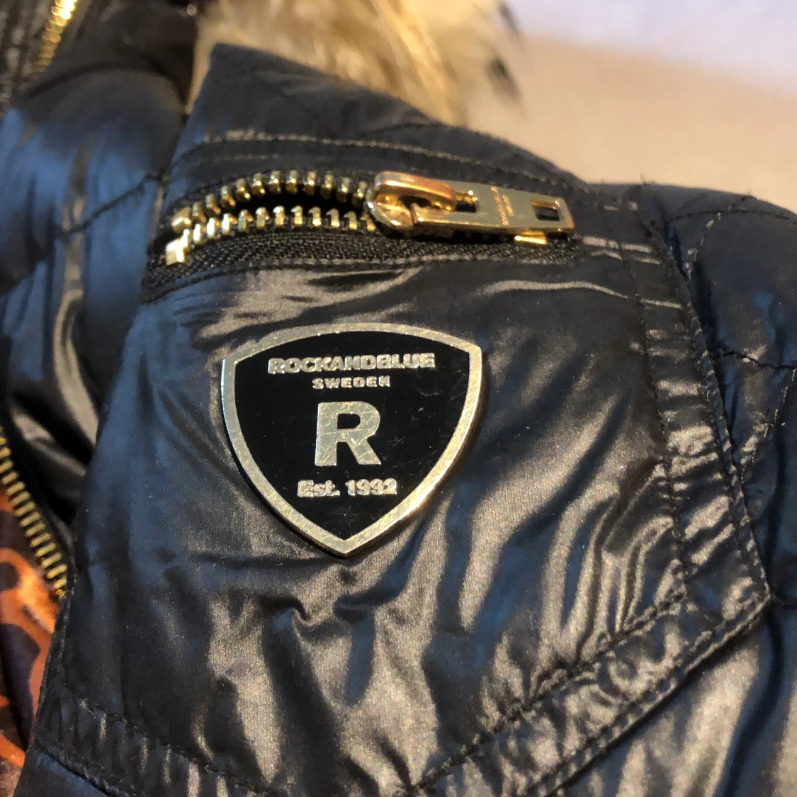 Rock and blue jacka  - 90