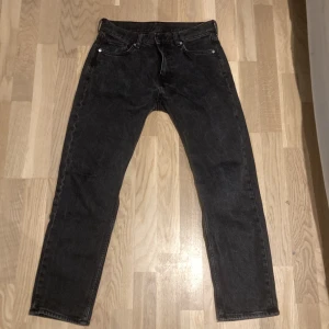 Svarta jeans - Svarta jeans från weekday
