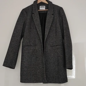 Blazer Noisy May - Long Blazer from Noisy May, worn just a couple of times.