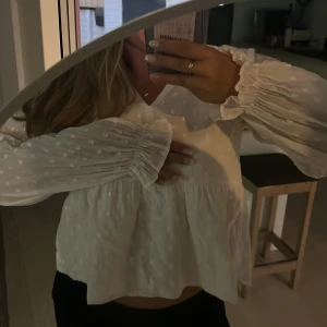 Blus - Så fin slutsålt från ginas barnavdelning men sitter som en xs/s 🤍