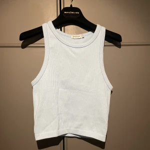 Ljusblått linne - Ljusblått ribbstickat linne från stradivarius 🩵 Storlek: S