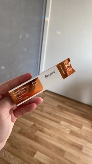 Bronser stick  - Ett bronser stick ifrån Beauty Act i färgen Good Vibes🤎 Det är helt oanvänd, endast öppnat!
