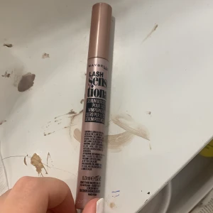 Lash serum  - Lash boosting serum ifårn Mybyline! Ny pris 149-179kr mitt pris 90kr skriv vid frågor! Pris kan diskuteras vid snabb affär