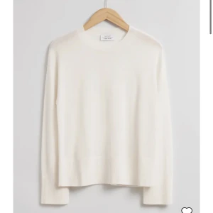 Stickad tröja - säljer denna stickade tröja från other stories❤️‍🔥❤️‍🔥❤️‍🔥❤️‍🔥sparsamt använd utan defekter