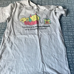 Lemon demon tröja - Tröja i nyskick. Skönt material.