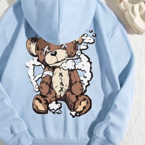 Hoodie med nalle på ryggen - Söt hoodie utan tryck på framsidan och en nalle på ryggen (skriv privat för fler bilder) 💙 