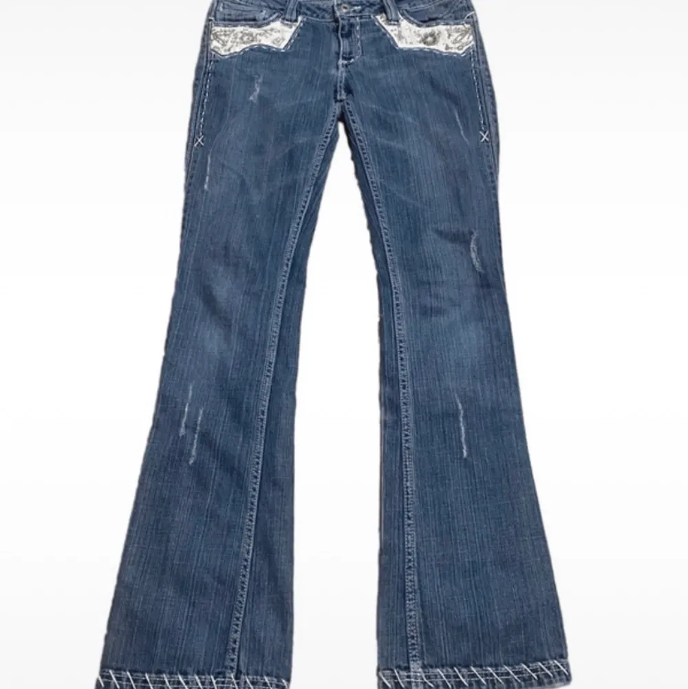Snygga Vintage jeans från antik denim som jag köpte på Vinted. Storlek 29. Jeans & Byxor.