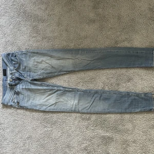 Jeans - Säljer då de är för små för mig. 