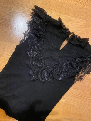 Topp - Jättefin topp från Shein. Använt 1 gång så väldigt ny. Skriv för fler bilder