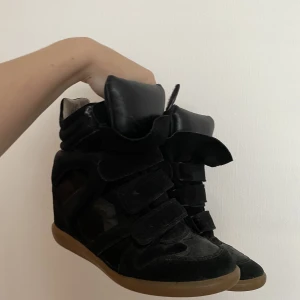 Isabel Marant skor - Säljer mina Isabel Marant skor då dom inte kommer till användning längre🖤