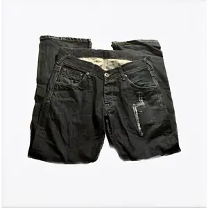 Snygga pepe jeans!🌟 Skick 8/10🌟 Dm:a för fler bilder!🌟 Sitter toppen med bälte!😋