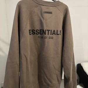 Essential sweatshirt  - Skick 10/10
