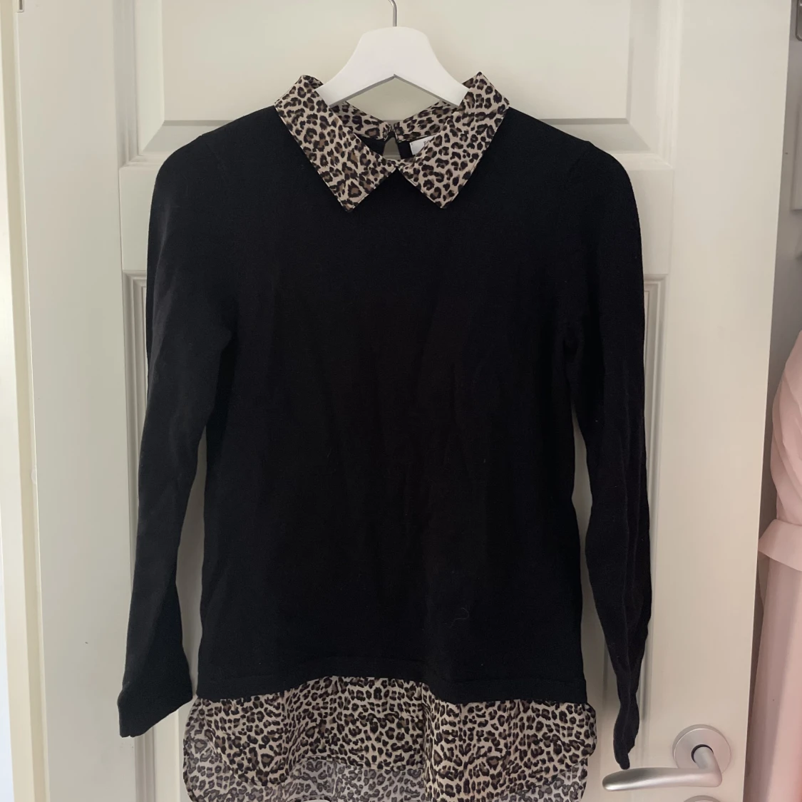 Skjorta och tröja i ett