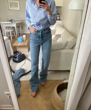 Snygga jeans  - Jättefina jeans  Längre modell