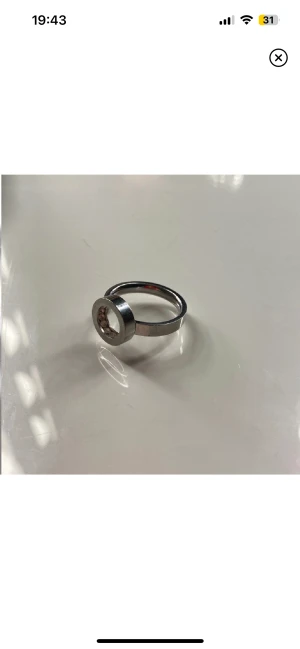 Edblad ring - Edblad ring köpt 1,5 år sen knappt använd. Nypris 300kr Säljer då den är för stor