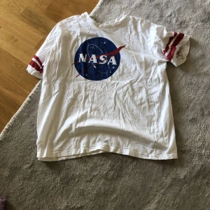 Nasa tröja - Nasa tröja från hm i storlek 146/152