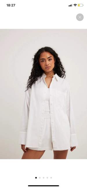 Säljer denna vita skjorta från bershka. Slutsåld på hemsidan. Storlek M, 99+frakt. Skriv vid frågor☺️ Kan mötas upp i Karlstad och Kristinehamn.