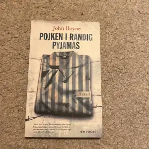 Pojken i randig pyjamas bok i nyskick