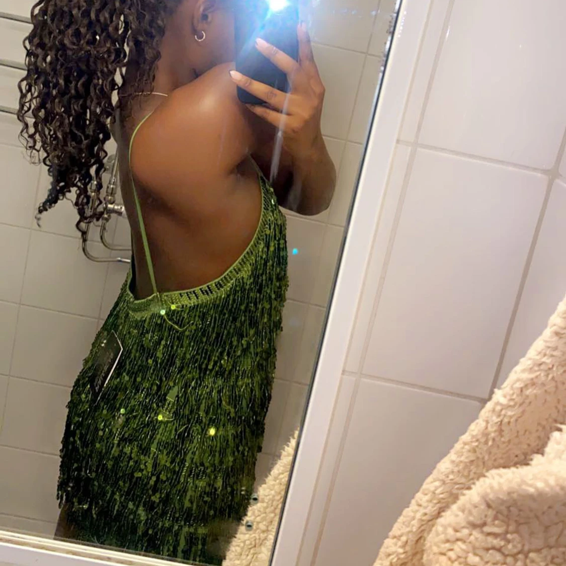 Paljettklänning med fransar  - 90