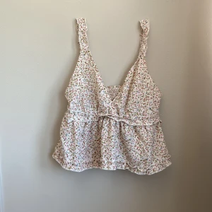 Linne - Blommigt fint linne i nyskick