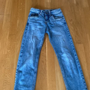 Jeans märke Lab industries - Väldigt lite använda och mycket bra skick. 