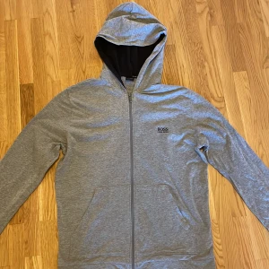 Hugo boss hoodie  - Storlek M 
