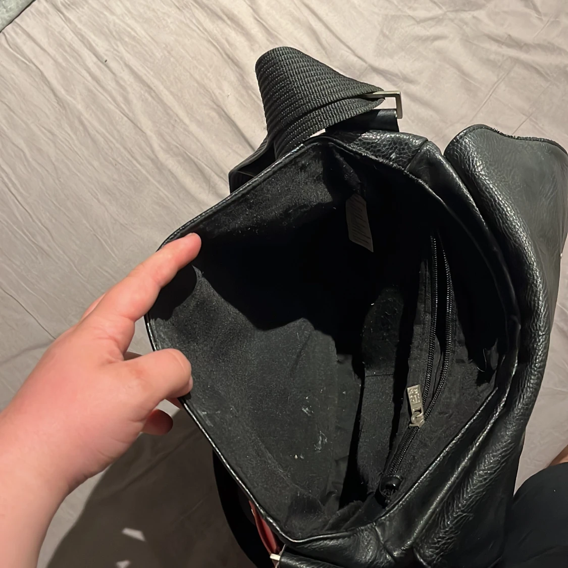 Axelremsväska från Hampton Republic - 91