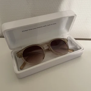 Chimi 03 Ecru  - Nypris 1250kr