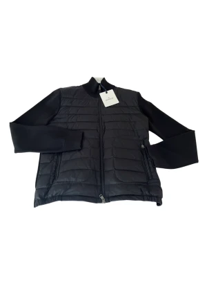Moncler cardigan - Säljer en moncler cardigan jacka som är perfekt inför våren! Den är i färgen svart och är i storlek S. Använd 1-2 gånger. Den säljs pga tappat intresse. Hör av er vid frågor eller prisförslag!👍