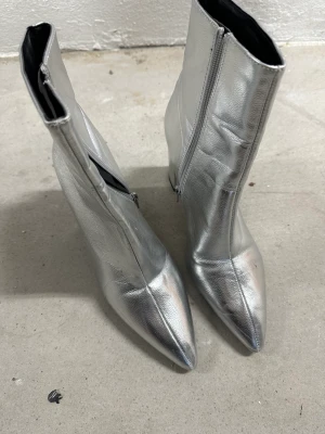 Skor som nya - Sexiga skor storlek 39 