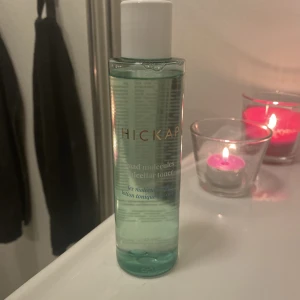 Hickap Toner - Nu säljer jag denna produkt från hickap som är toner o micellärvatten i ett. Som ni ser är de lika mycket kvar i, endast testad 2 gånger🌷✨💕 hör av dig om du undrar nåt🫶🫧 Nypris: 139. Mitt pris: 70kr. Pris går att diskutera vid snabb affär!